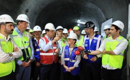 ÜMRANİYE-ATAŞEHİR-GÖZTEPE METRO HATTININ RAY DÖŞEME İŞLEMLERİ BAŞLADI