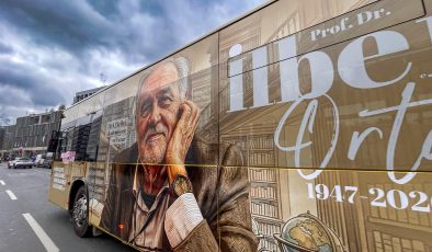 İLBER ORTAYLI İÇİN İETT’DEN ÖZEL SAYGI OTOBÜSÜ